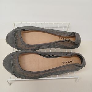 torrid Gray Mesh & Suede-Trim Pointed Ballet Flats